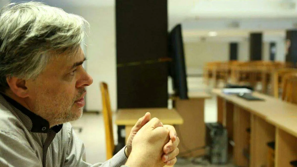 قالیباف در آفساید بود محمدی گل زد