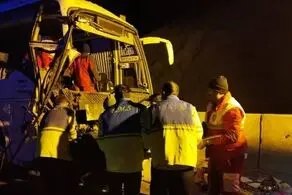 برخورد اتوبوس و کامیون در محور دامغان به سمنان حادثه ساز شد 