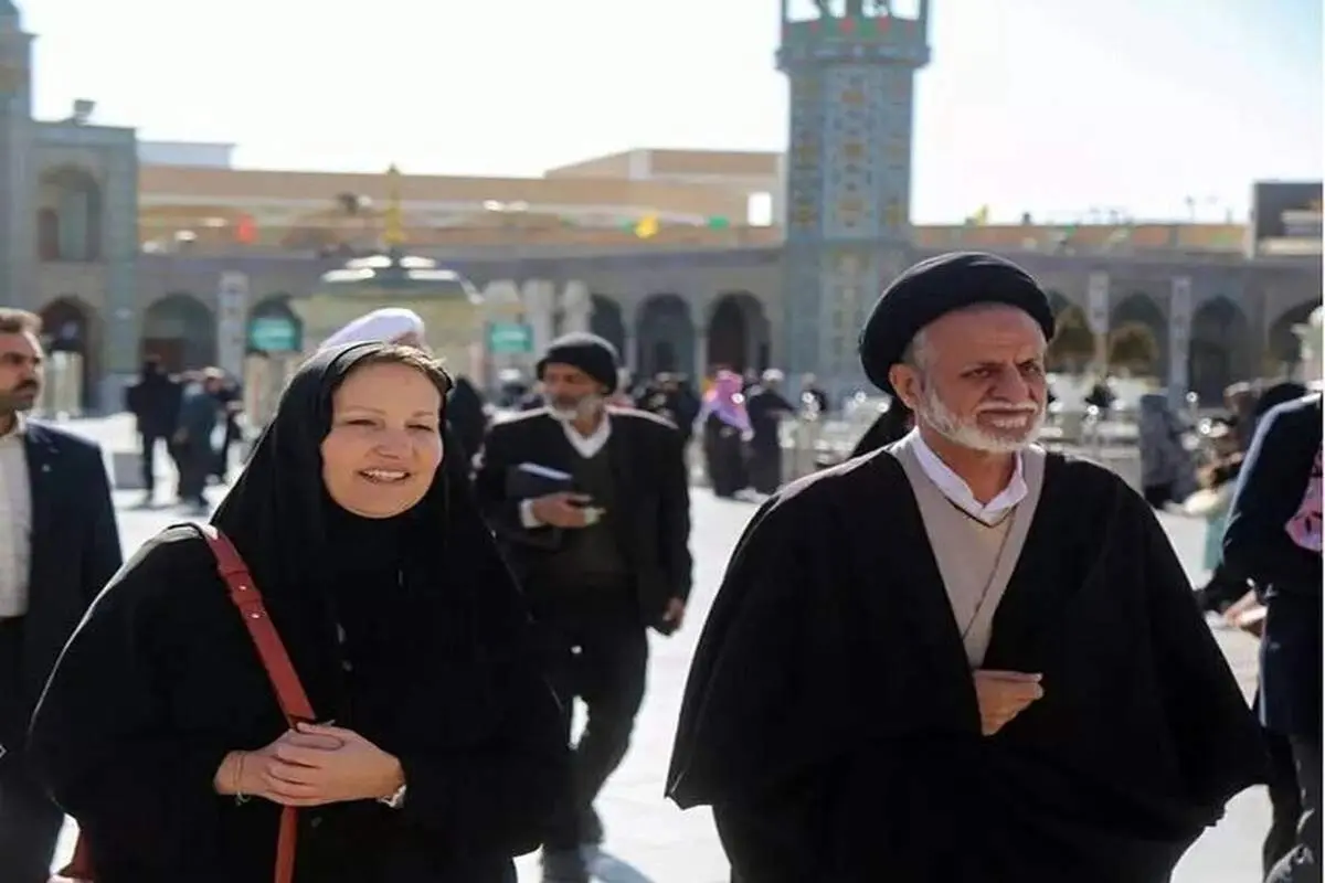 
واکنش سوئیس به پوشش و حجاب سفیرش در قم
