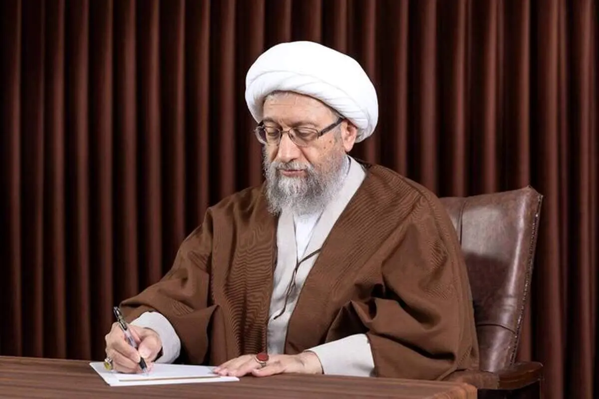 آیت‌الله آملی لاریجانی: پاسخمان به رفتار ناصحیح غربی‌ها مقتدرانه است