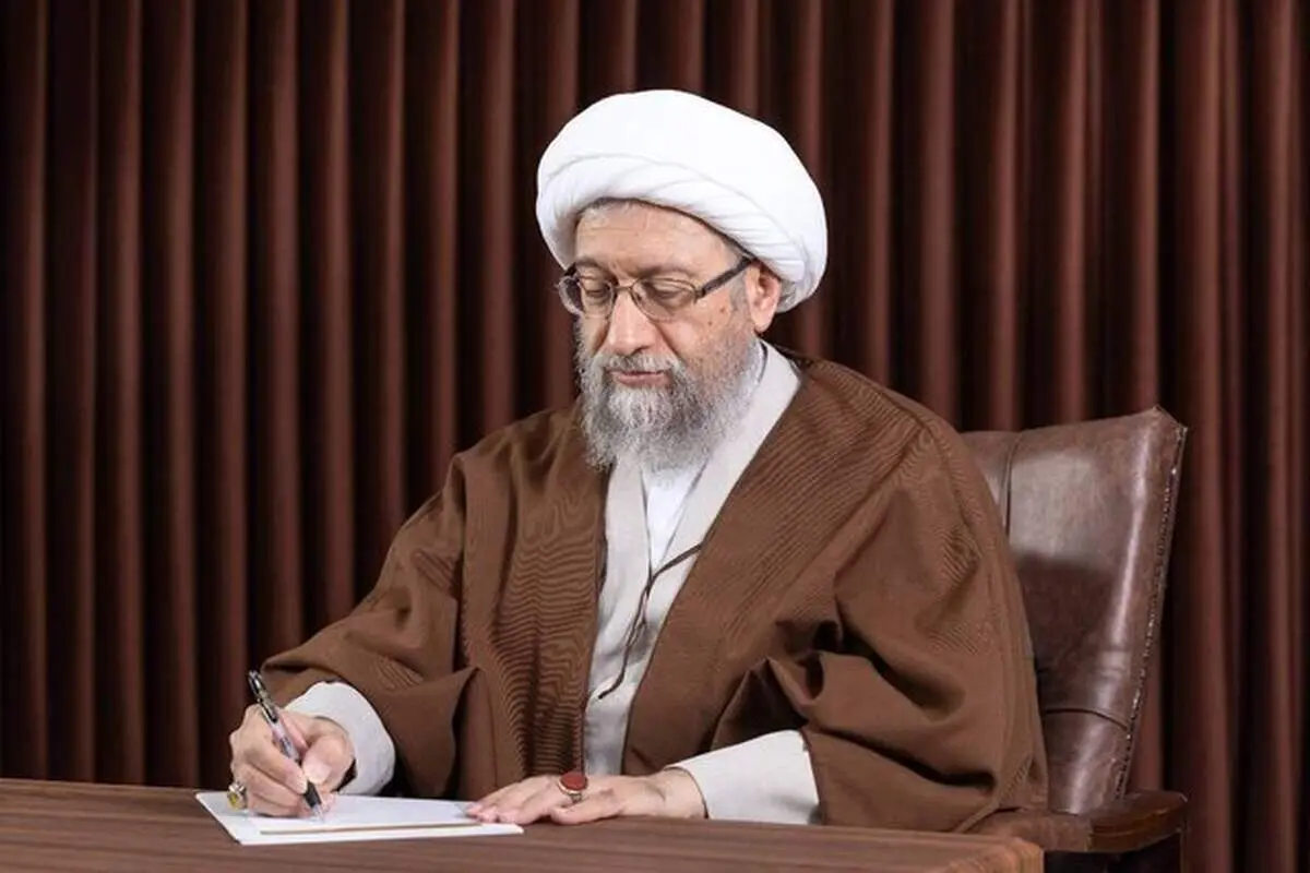 آیت‌الله آملی لاریجانی: پاسخمان به رفتار ناصحیح غربی‌ها مقتدرانه است
