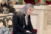 عکسی شکار شده و کمتر دیده شده از سرووضع ژیلا صادقی مجری سرشناس در آمریکا

