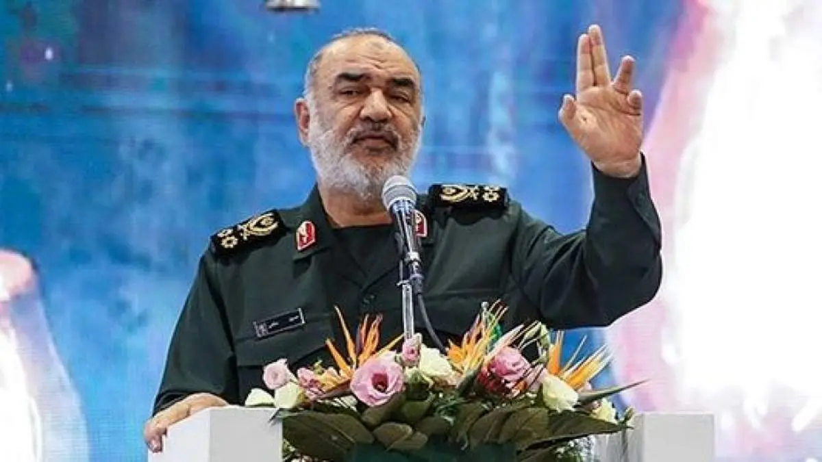 با صداهای شیطانی از حلقوم تلاش کردهاند تا گوش جوان ما را پژواک فریادهای خود کنند