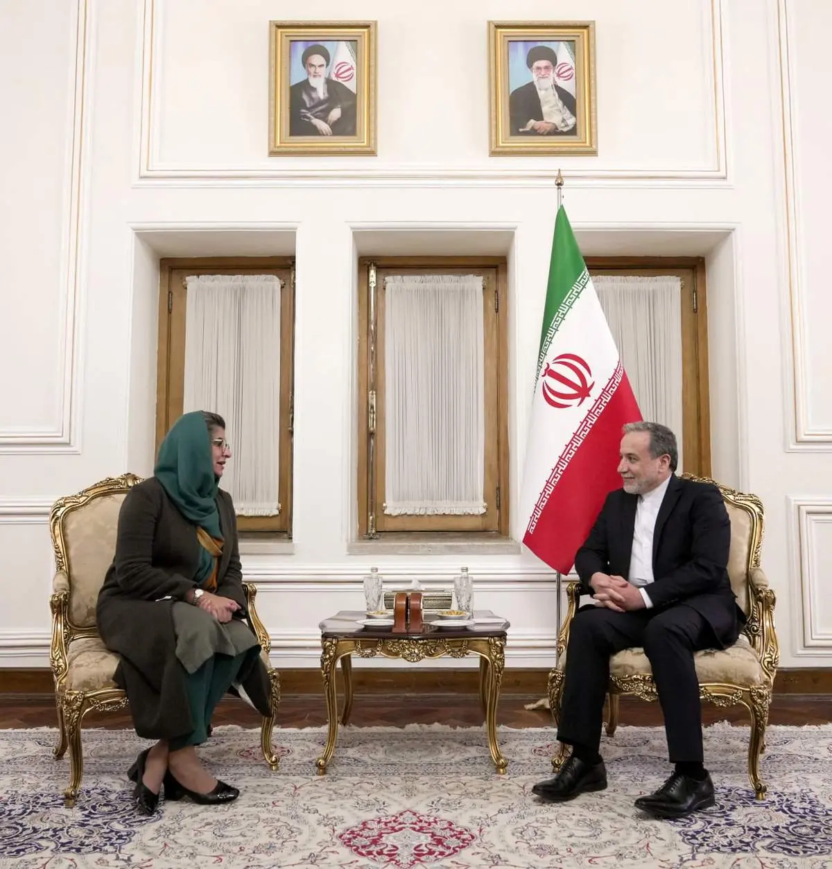 دیدار آمنه بلوچ با وزیر امور خارجه ایران