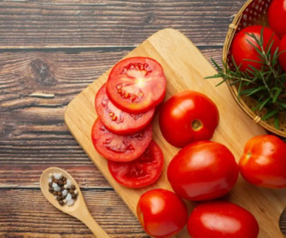 هرگز این قسمت از گوجه فرنگی را مصرف نکنید