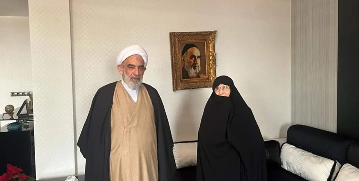 دختر امام ره: من برای سلامتی و صلابت مقام معظم رهبری دائما دعا میکنم