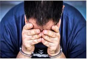 تصاویر خجالت آور زنم را با یک پسر جوان در تلفنش دیدم/دنیا روی سرم خراب شد