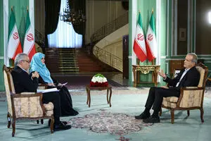 محاسبه دشمن برای بهم ریختن کشور غلط نبود اما با مشارکت مردم و هدایت رهبری ایستادیم