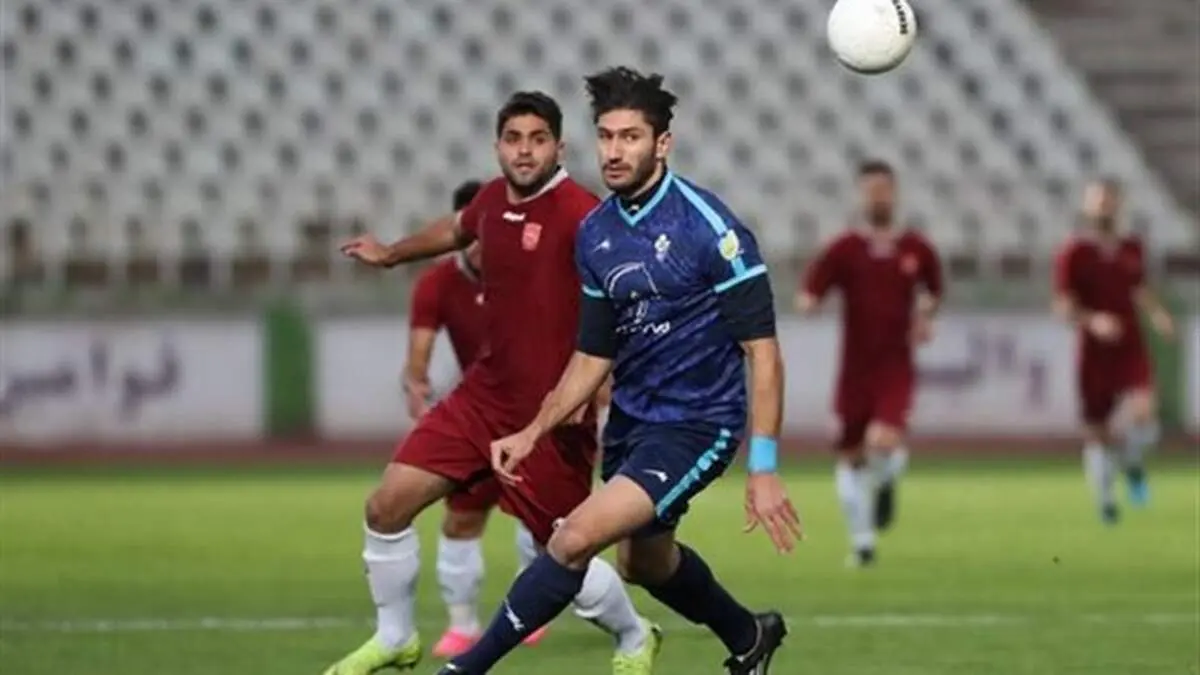 گل محمدی از خرید  یک مدافع منصرف شد
