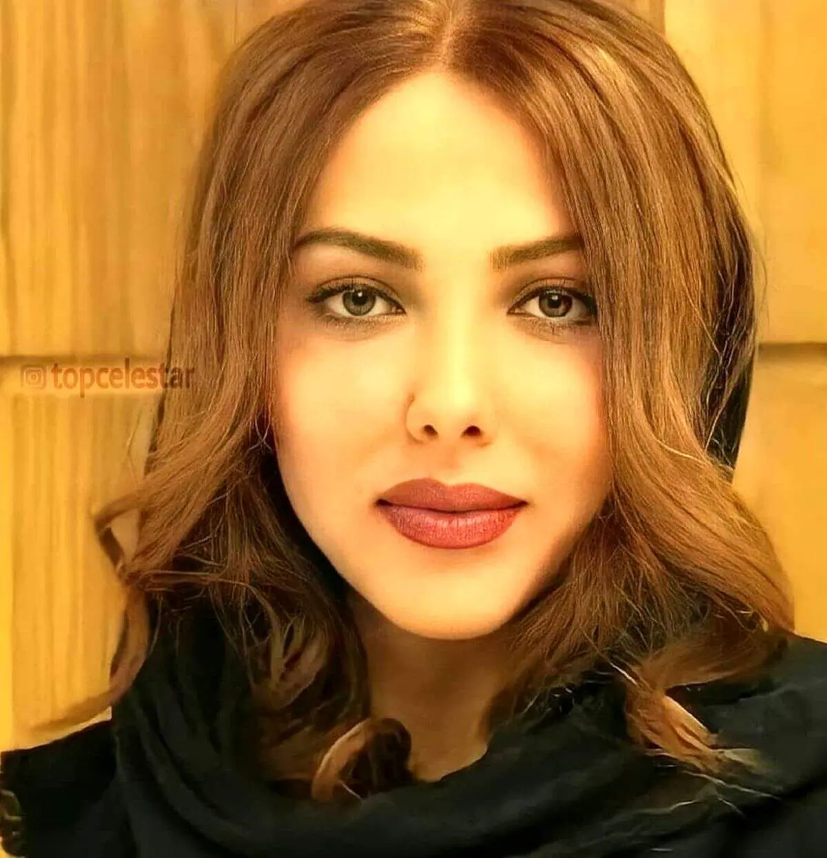  لیلا اوتادی با یک تبلیغ خیابانی همه را متعجب کرد!/ عکس