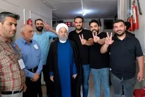 عکس معنادار از حسن روحانی در لحظه رای دادن + ببینید 