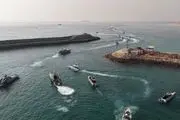 نیروی دریایی سپاه یک شناور را در تنگه هرمز منهدم کرد/ فیلم