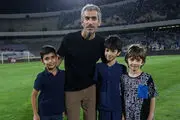 ببینید جشن متفاوت پدرفرزندی مجتبی جباری در ورزشگاه آزادی