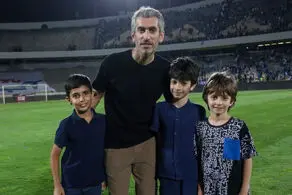 ببینید جشن متفاوت پدرفرزندی مجتبی جباری در ورزشگاه آزادی
