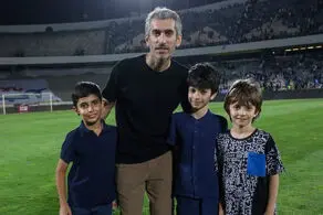 ببینید جشن متفاوت پدرفرزندی مجتبی جباری در ورزشگاه آزادی