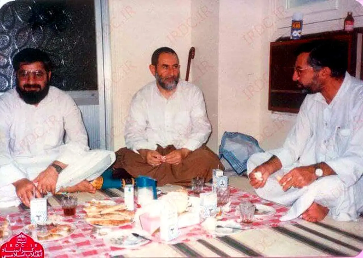 تصویری کمتر دیده‌شده از آیت‌الله یزدی و روحانی/ ببینید 