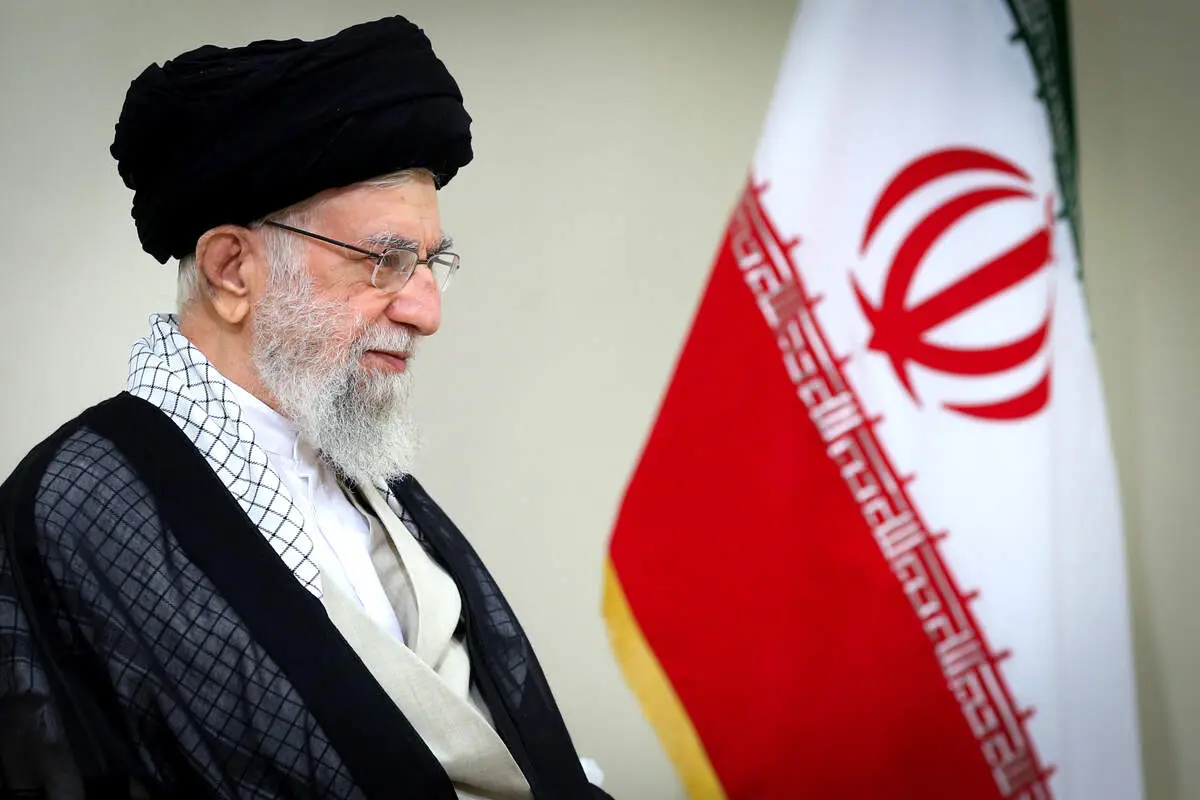 دشمنان نباید بتوانند مراسم مذهبی شما را از دست شما بگیرند