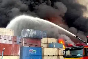 آتش سوزی در بندر شهید رجایی بندرعباس وارد روز چهارم شد