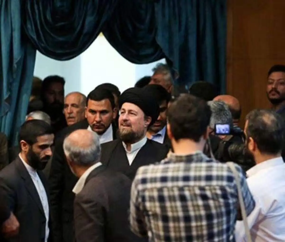 نامه به سیدحسن خمینی درباره ضرب و شتم یک خبرنگار توسط محافظ او 