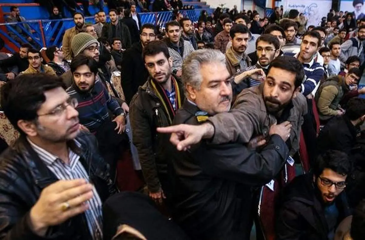 اعتراض و اختلال برای این دو نفر نون و آب شد+عکس