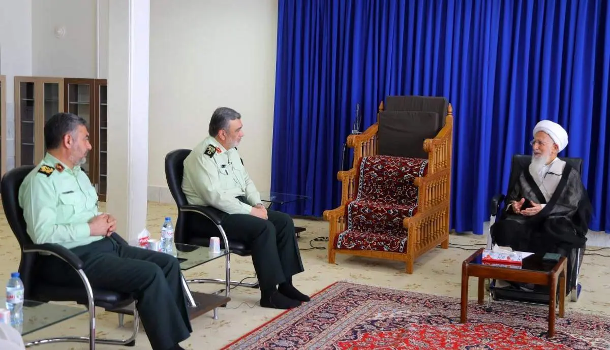 آیتالله جوادی آملی: جلوی غارت و اختلاس بعضی از مسئولین گرفته شود تا نظام آسیب نبیند