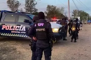 حمله مسلحانه به یک زمین فوتبال + عکس 