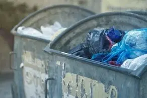 میخکوب شدن مرد با دیدن زنش داخل سطل آشغال سرکوچه!