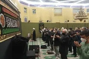 رئیس دستگاه قضا نماز مغرب و عشا را در بین مردم به جا آورد
