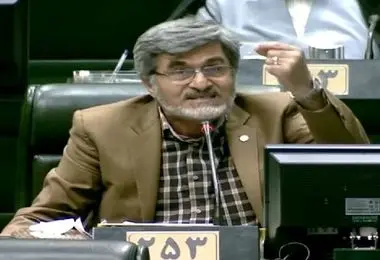 مهدی کوچک زاده دوباره جنجال به پا کرد 