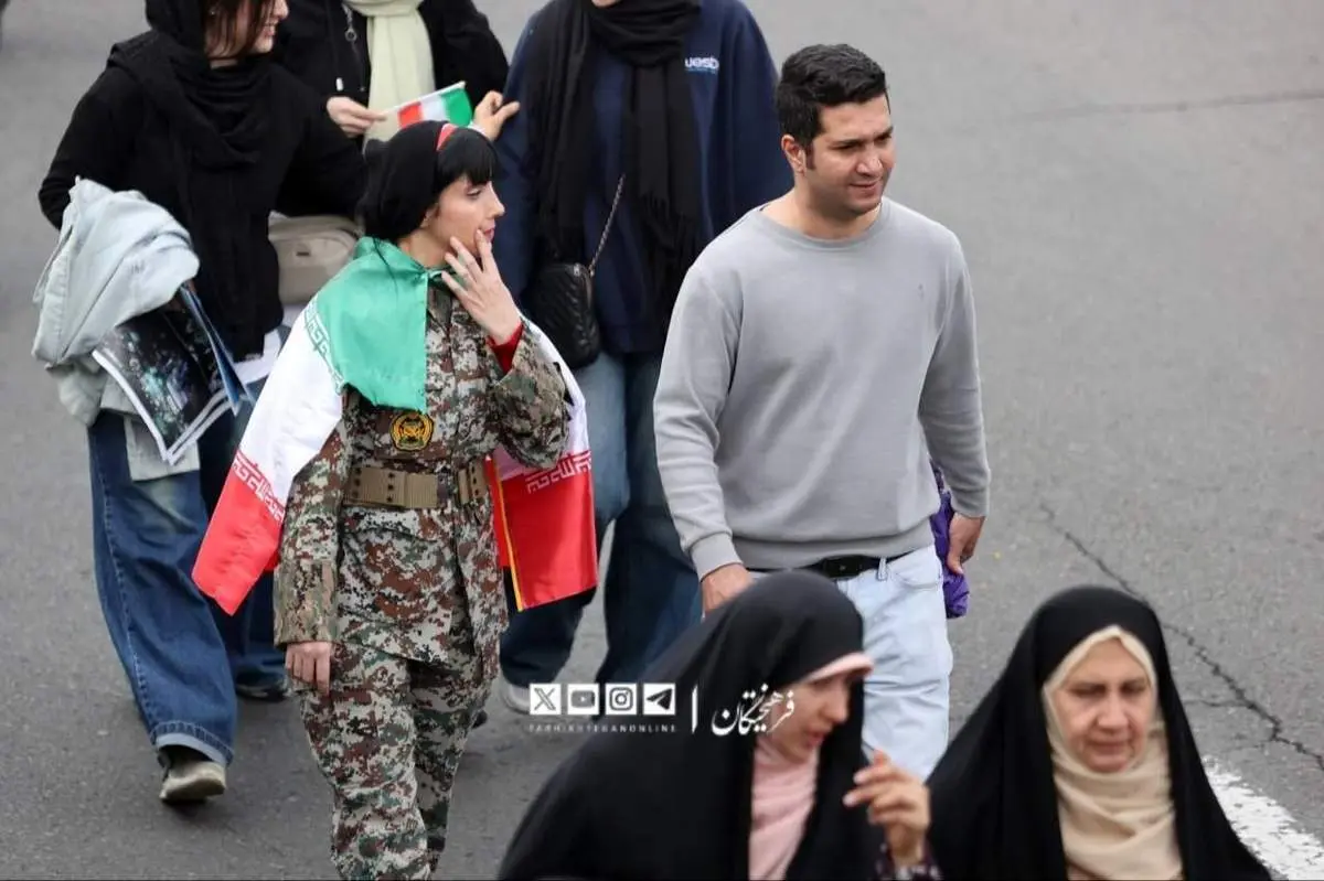 یک خانم با تیپ ارتشی در خیابان های تهران ظاهر شد + عکس