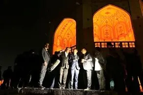 عکس مدیرکل آژانس بین المللی انرژی اتمی در پل خواجو + ببینید 