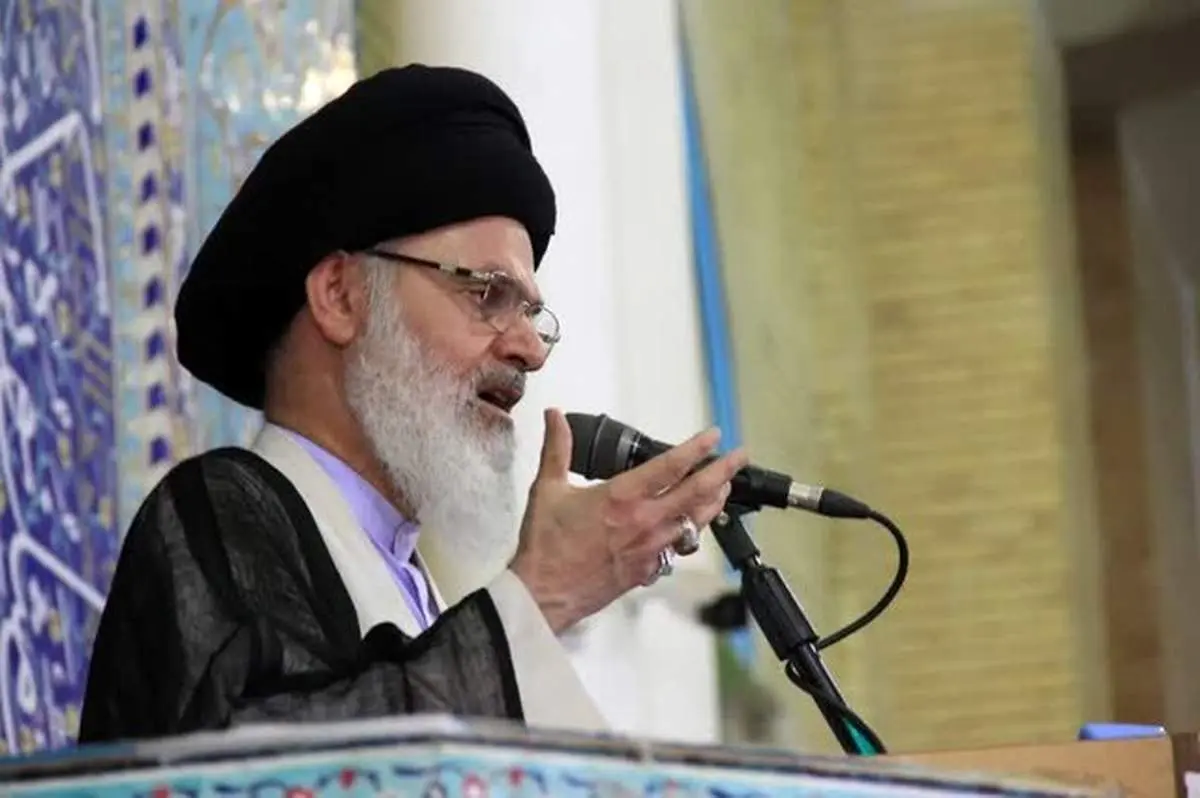 امام جمعه قم: حجاب اجباری نیست