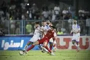 صحنه غیرورزشی بازیکن ملوان علیه ۲ پرسپولیسی که داور ندید