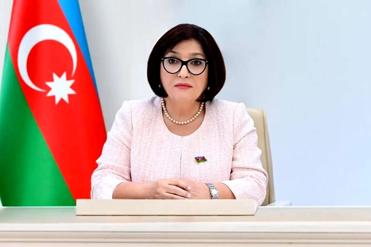حضور رئیس مجلس جمهوری آذربایجان در مراسم تشییع رهبر شهید 
