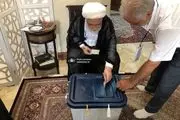 مهدی کروبی رای خود را به صندوق انداخت
