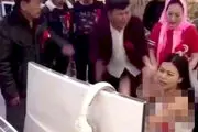 عروس خانمی که داماد را هم به بازی گرفت +عکس