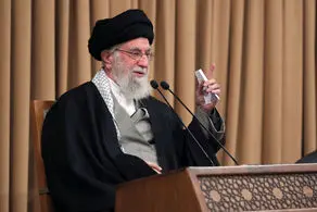 رهبر انقلاب: با ملتها مشکلی نداریم/ آنها که کار به کار کشورها و ملتها دارد، قدرت‌مدارانند