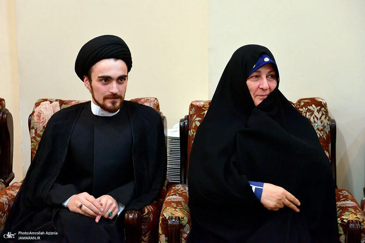 عکس دو نفره سید احمد خمینی و مادر بزرگش + ببینید 