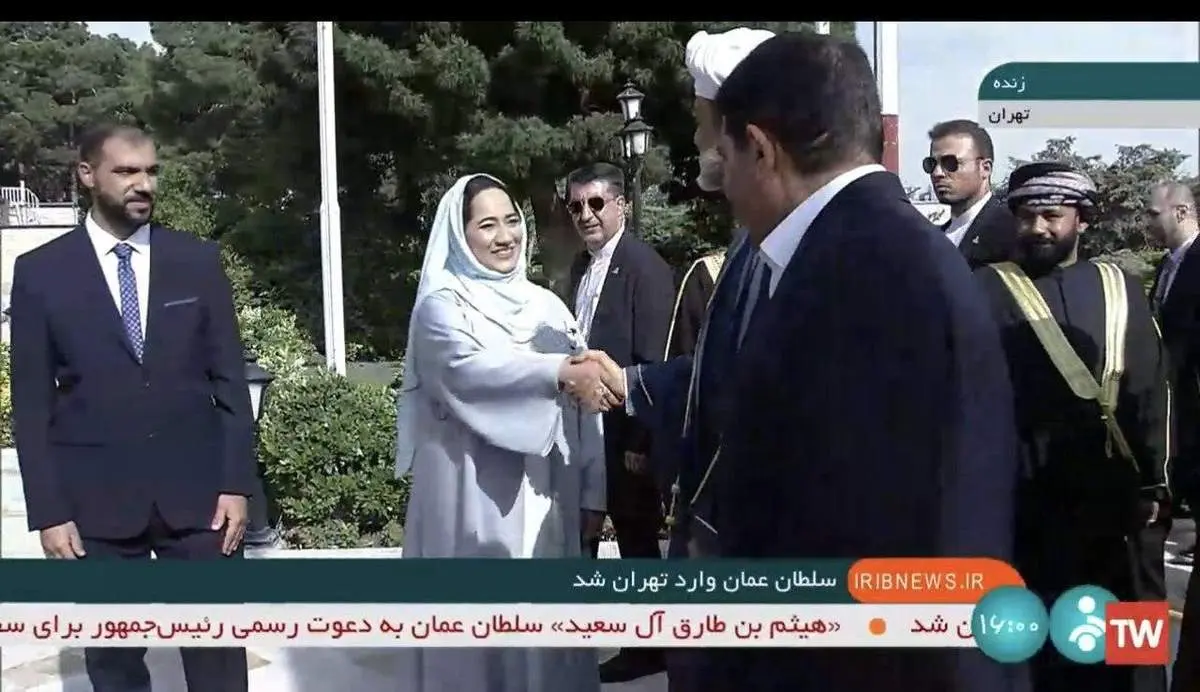 سوتی صداوسیما در سفر سلطان عمان به تهران در فرودگاه مهرآباد+ببینید