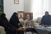 حضور مشاور و دستیار رهبری در منزل شهید سپهبد غلامعلی رشید