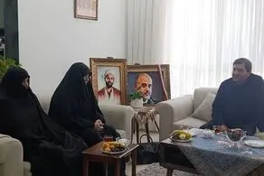 حضور مشاور و دستیار رهبری در منزل شهید سپهبد غلامعلی رشید