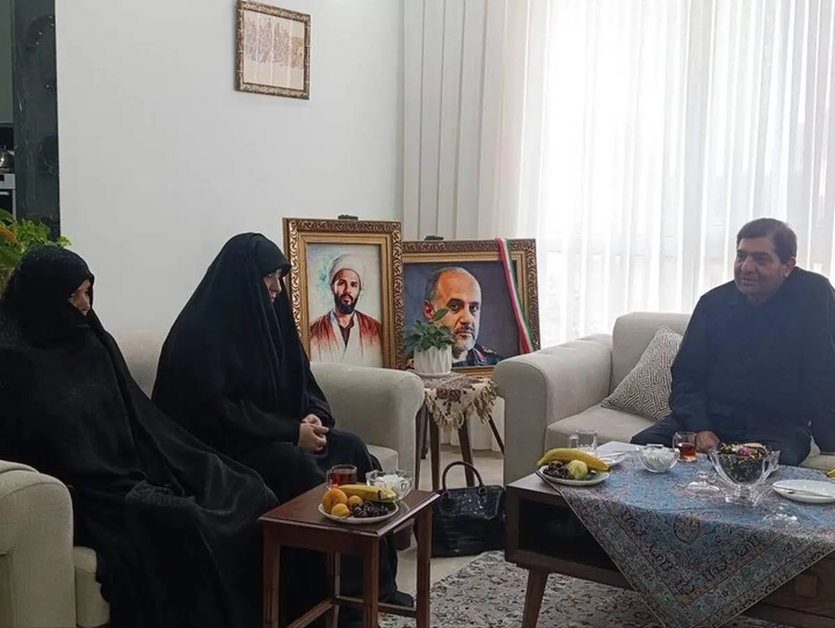 حضور مشاور و دستیار رهبری در منزل شهید سپهبد غلامعلی رشید