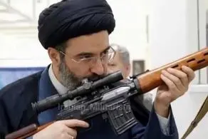 حضور آیت‌الله سیدمجتبی خامنه‌ای در جبهه‌های جنگ/ فیلم