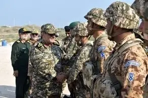 حضور دریادار تنگسیری در جزایر بوموسی و سیری