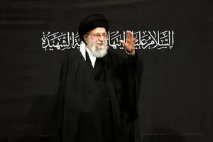 همسر رهبر انقلاب در قید حیات هستند 