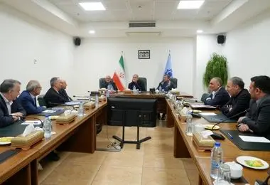 مسعود پزشکیان به بانک مرکزی رفت 