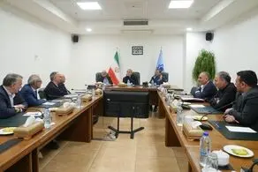 مسعود پزشکیان به بانک مرکزی رفت 