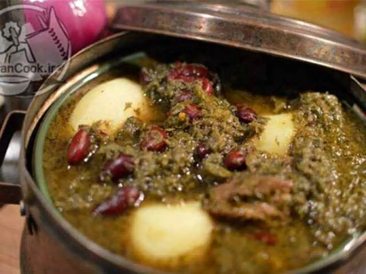 طرز تهیه آبگوشت قورمه سبزی؛ غذای محبوب همدانیها