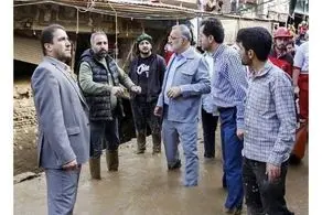 لباس عجیب آقای شهردار در سیل ویرانگر/ ببینید 