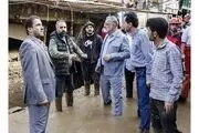 لباس عجیب آقای شهردار در سیل ویرانگر/ ببینید 